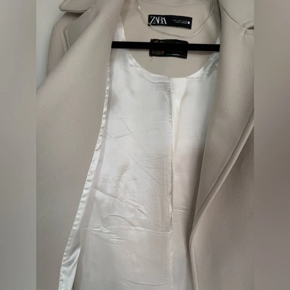 Zara premium quality beige wool coat with belt in size small